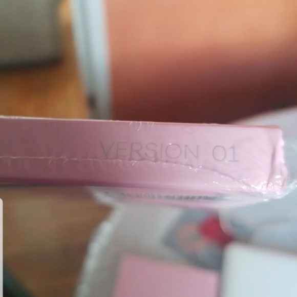 BTS ALBUM MAP OF THE SOUL VERSION 4 - Picture 3 of 4